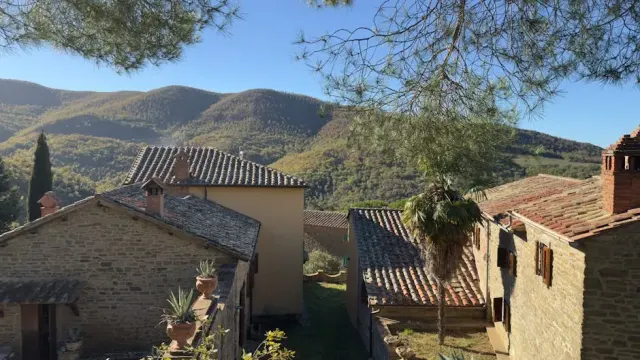 Follonica: un mare di tradizioni locali