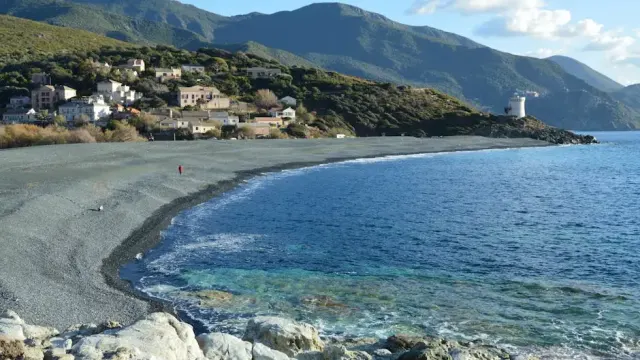 Mare a Campo nell’Elba tra esperienze autentiche
