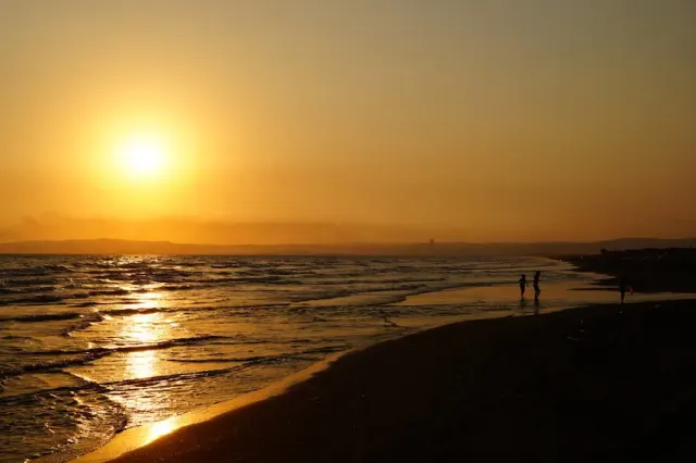 Mare a Pietrasanta: tra spiagge e arte locale