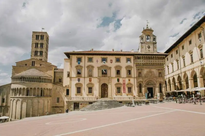 Cosa vedere ad Arezzo: guida ai luoghi imperdibili tra arte, storia e borghi medievali