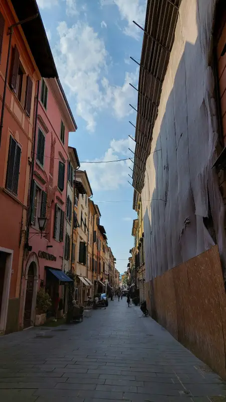Pietrasanta in un giorno: itinerario perfetto tra arte e centro storico